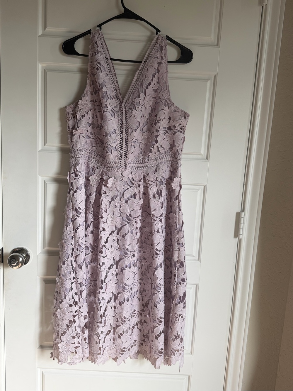 Women's Lace V-Neck A-Line Dress in Light Lavender